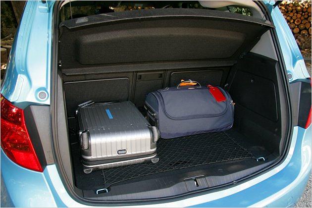 400 Liter: In den Kofferraum passt mehr als in einen VW Golf (350 Liter)