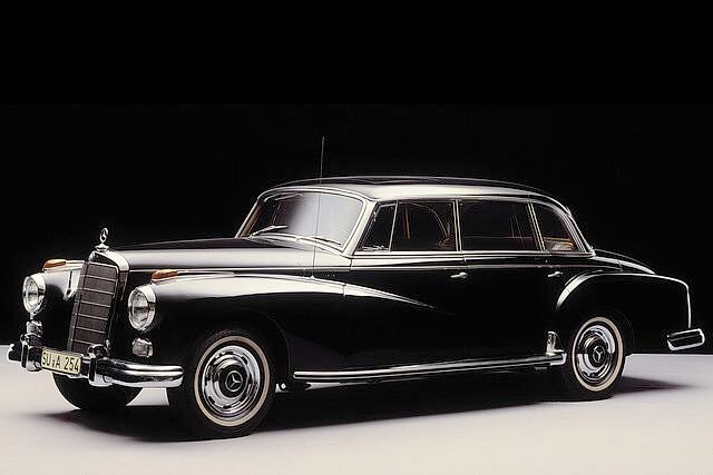 Der Adenauer-Benz ist nach seinem Einsatz als Dienstwagen des Bundeskanzlers Konrad Adenauer benannt