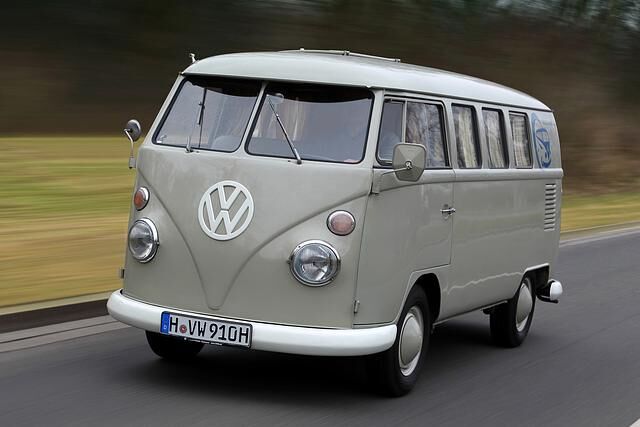 Den VW Typ 2 kennt man als Bulli