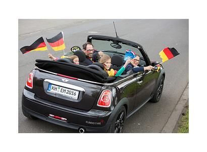 Ratgeber: Im Auto zur EM - Reisetipps für Fußball-Touristen