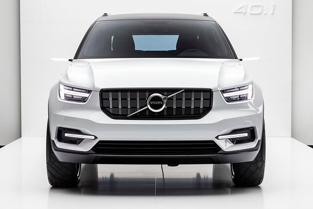Die Front erinnert an den großen XC90