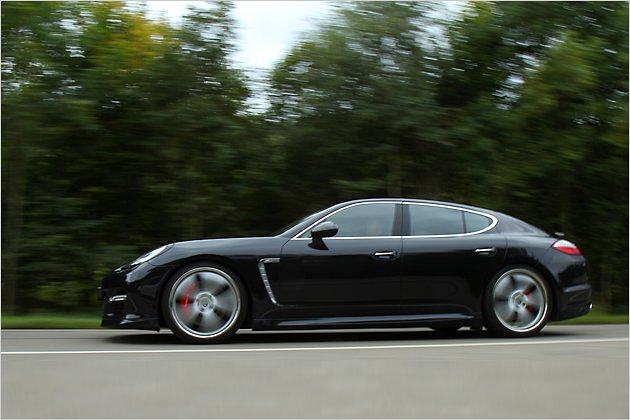 In 3,8 Sekunden spurtet der TechArt Porsche Panamera Turbo auf Tempo 100