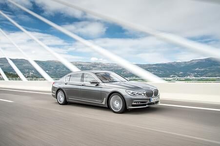 BMW 750d xDrive - Vierfache Puste