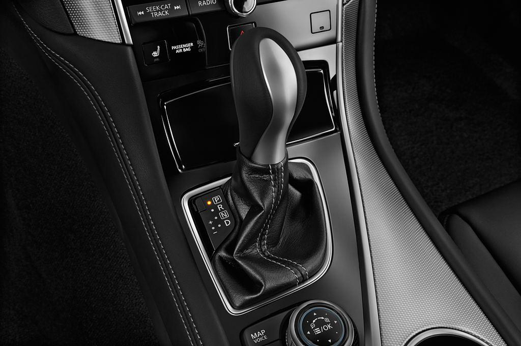 Infiniti Q50 (Baujahr 2014) Pack 1 4 Türen Schalthebel