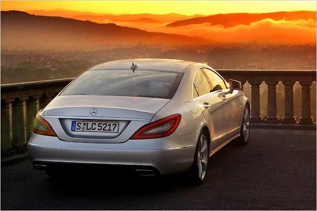 Die Coupé-Dachlinie macht den Wagen sehr eigenständig