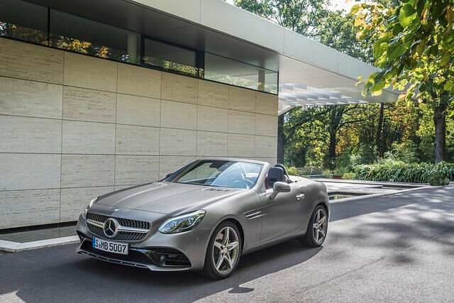 Der Roadster heißt jetzt SLC