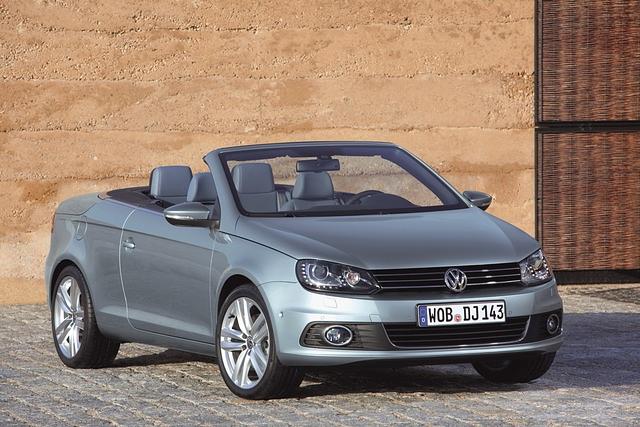 Zum Modelljahr 2011 wurde der Eos umfangreich geliftet. Modelle ab diesem Baujahr bieten einige Vorteile