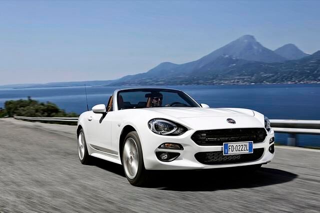Der Roadster basiert auf dem Mazda MX-5