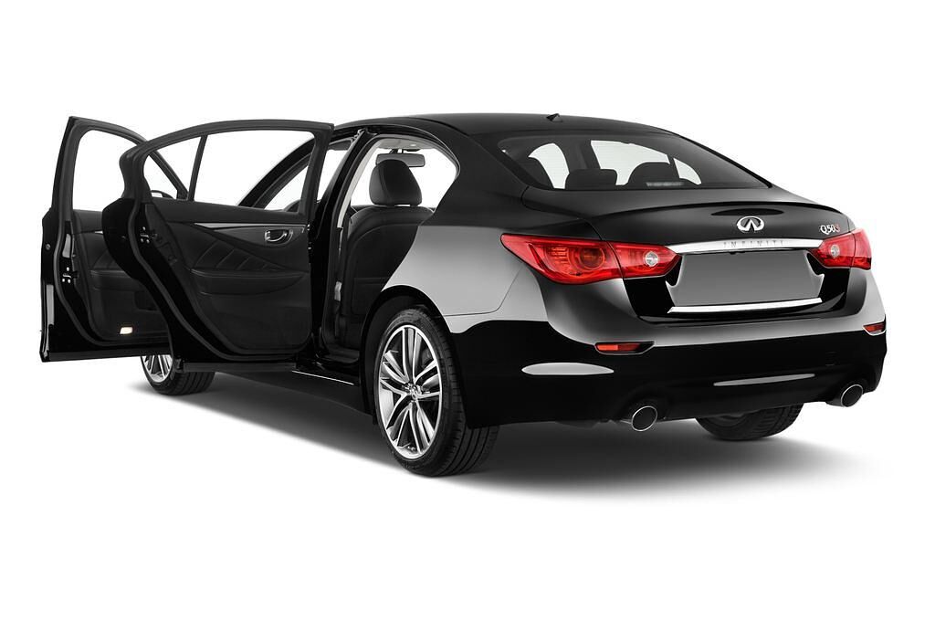 Infiniti Q50 (Baujahr 2015) Sport 4 Türen Tür geöffnet