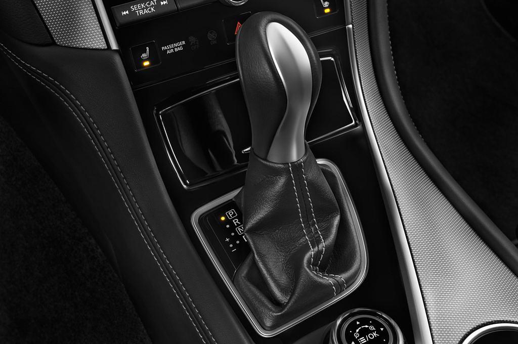 Infiniti Q50 (Baujahr 2015) Sport 4 Türen Schalthebel