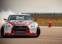 Nissan GT-R Nismo driftet zum Rekord   - Mit mehr als 300 Sachen quer