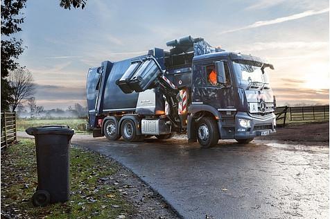 Der Faun Sidepress C1100 wirkt wie ein Gigant der Straße.