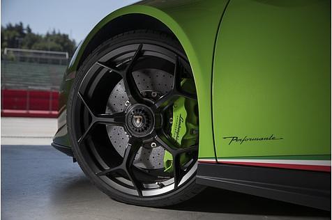 Lamborghini Huracan Performante - Pirelli kreierte spezielle Reifen für Straße und Rennstrecke