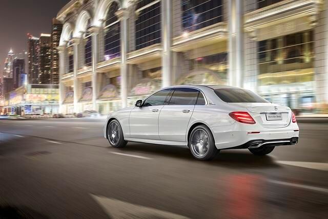 Auf der Auto China in Peking ist die verlängerte Version der neuen Mercedes E-Klasse eine der wichtigsten Neuheiten