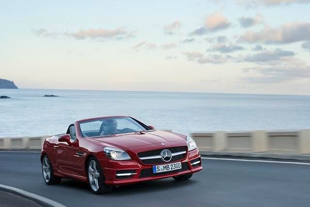 Der SLK (hier: R 172) bietet hohen Offenfahr-Komfort