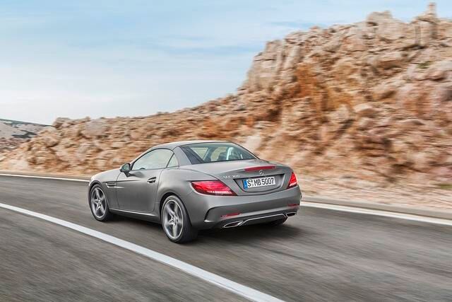 Um die Nähe zur C-Klasse-Baureihe zu verdeutlichen heißt der SLK ab diesem Jahr in seiner vierten Generation SLC