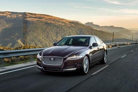 Jaguar mit neuen Reihensechszylindern - Sechs in Reihe