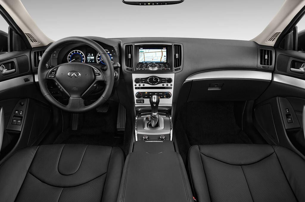 Infiniti Q60 (Baujahr 2014) - 2 Türen Cockpit und Innenraum