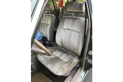 Kuschelweiche Sitze im Subaru 1800 4WD Super Station GLF
