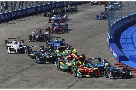 Formel E unterwegs in Berlin