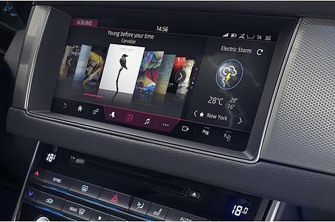 Zehn Zoll misst der Touch-Screen im neuen Jaguar XF Sportbrake.
