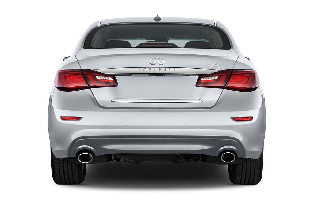 Infiniti Q70 (Baujahr 2015) Sport Tech 4 Türen Heckansicht