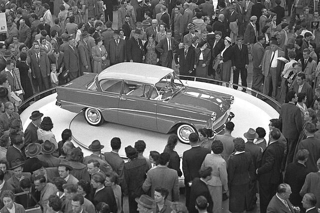 Opel Olympia Rekord P1 Weltpremiere auf der IAA 1957