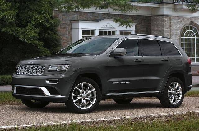 Wer auf großer Zug-Fahrt eher auf amerikanisches Lebensgefühl Wert legt, sollte sich mit dem Jeep Grand Cherokee näher beschäftigen