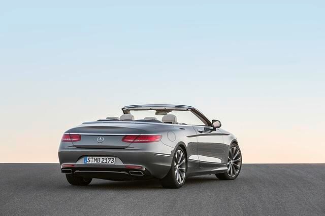 Verzichten würden wir aber auf die Swarovski-Kristalle an den Scheinwerfern. Dieses Bling-Bling hat ein S500 Cabrio nicht nötig