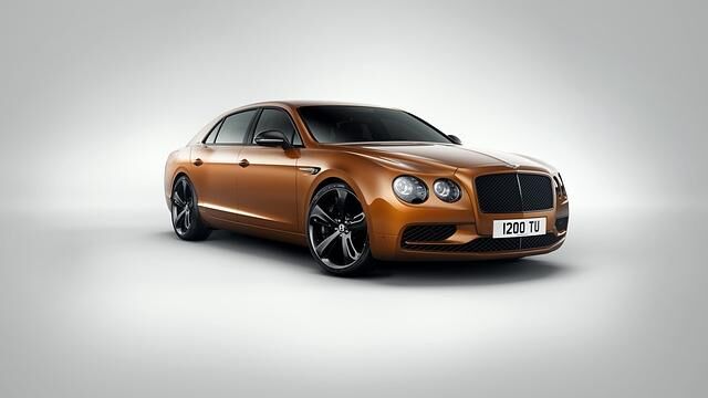 Unter anderem verleihen einige schwarze Akzente dem neuen Topmodell der Flying-Spur-Baureihe eine besondere Aura