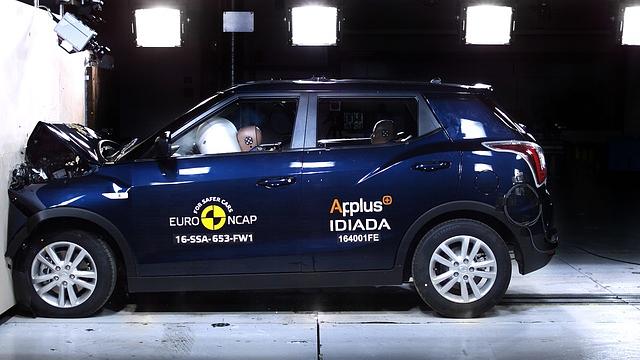 Der Ssangyong Tivoli hat in der Basisversion ebenfalls nur drei Sterne bekommen. Für die Version mit Notbremsassistent wurden vier Sterne vergeben