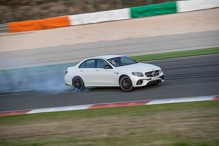 Mercedes AMG E 63 S - E wie extrem (Kurzfassung)