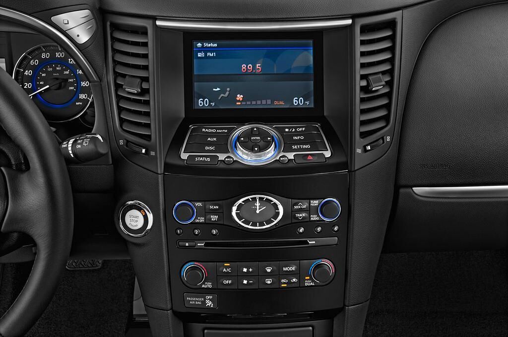Infiniti FX (Baujahr 2011) GT Premium 5 Türen Radio und Infotainmentsystem