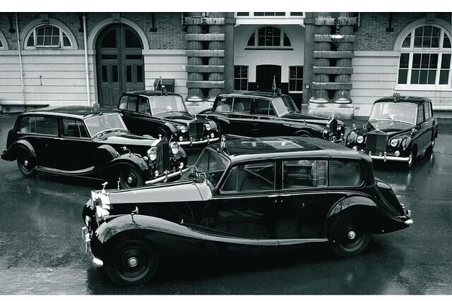 Rolls-Royce Fuhrpark von Königin Elisabeth II. mit Phantom verschiedener Generationen bei den Royal Mews