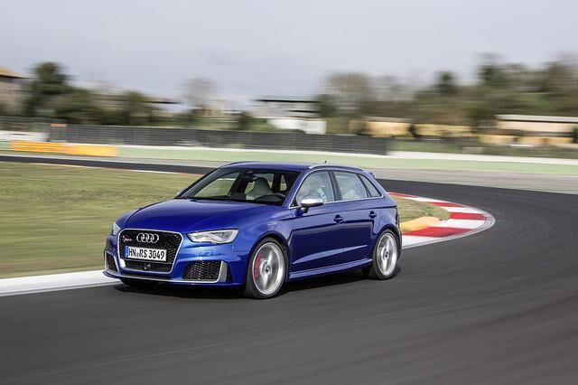 Wer maximal sportlich und dennoch kompakt unterwegs sein möchte, muss bei Audi heute RS3 fahren