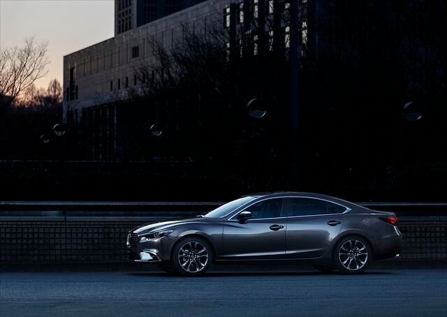 Neben dem Kombi wird es den Mazda6 weiterhin auch als Limousine geben