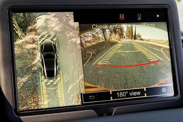 Eine 360-Grad-Kamera hilft beim Rangieren
