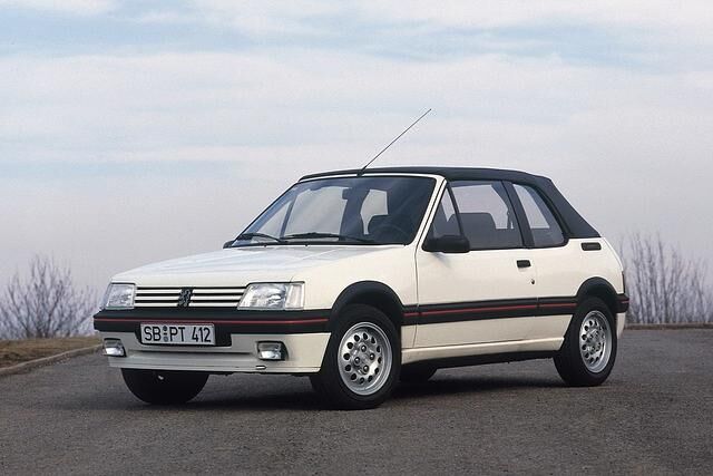 Im Februar 1986 startet die Produktion des 205 Cabriolet