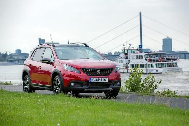 Obwohl der 2008 nach dem Facelift nun deutlich mehr nach Offroader aussieht, bleibt es dabei: Allradantrieb ist nicht zu bekommen – und für ein Stadt-SUV auch nicht notwendig