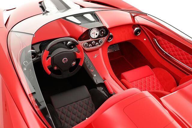 Das Cockpit das Kode 57 ist fahrerzentriert