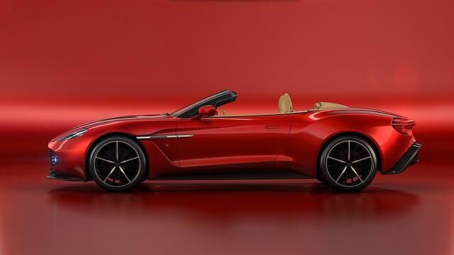 Die 600 PS des V12-Motors werden allein an die Hinterräder geleitet
