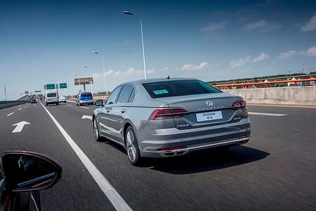 Panorama: VW Phideon - Auf großem Fuß durch Shanghai