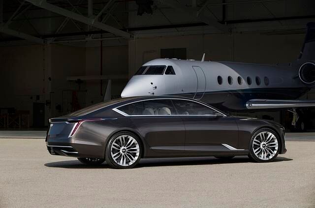 Die coupéhafte Limousine könnte auf das neue Flaggschiff der Marke hinweisen