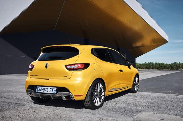Auch die Rückleuchten des Renault Clio R.S. strahlen aus LEDs