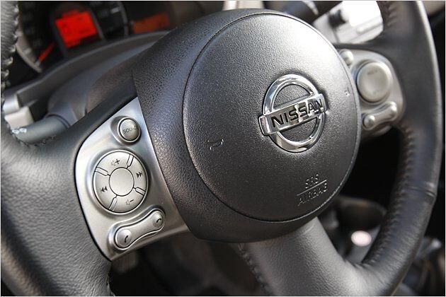 Auf Wunsch besitzt der Micra ein mit Leder bezogenes Multifunktionslenkrad