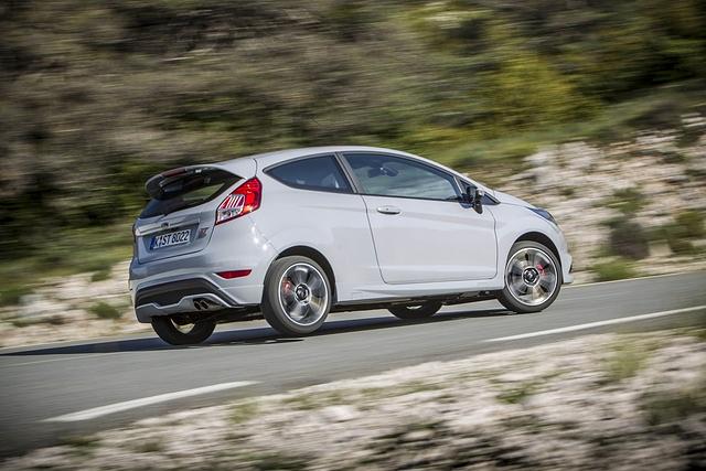 Nun gibt der optimierte 1,6-Liter-Vierzylinder-Turbo 290 Newtonmeter Drehmoment ab, die sein schwächerer Bruder nur kurzzeitig im Overboost-Modus abrufen kann