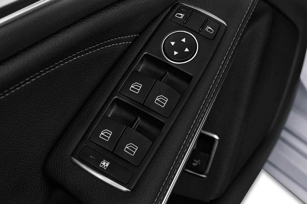 Mercedes CLA (Baujahr 2015) Amg Line 5 Türen Bedienungselemente Tür