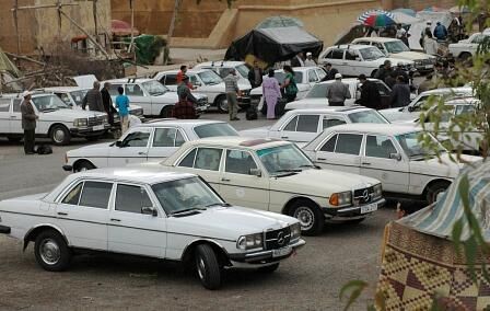 Mercedes W123 Sammeltaxi in Marokko