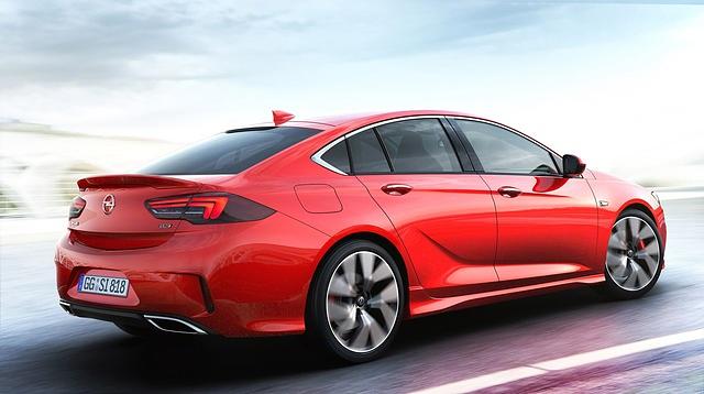 Opel hat vom neuen Insignia eine Starkversion namens GSi aufgelegt 