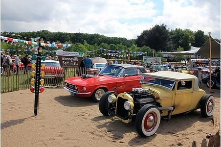 Classic Days Schloss Dyck 2017 - Da wird sogar Petrus zum Autofan